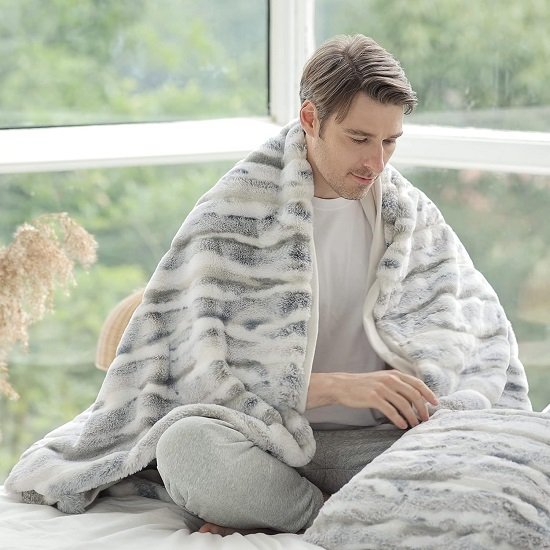 Plush Faux Fur Throw Blanket with Marble Pattern Print, Warm and Cream Fuzzy Blanket, Decorative Blanket for Couch Sofa Chair Bed Living Room, 50" X 60", Blue